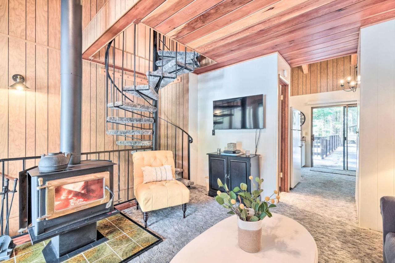 Pinecrest Retreat With Fireplace! Exterior photo
