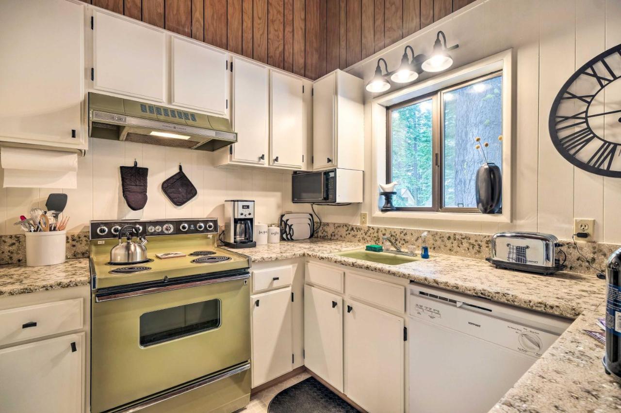 Pinecrest Retreat With Fireplace! Exterior photo
